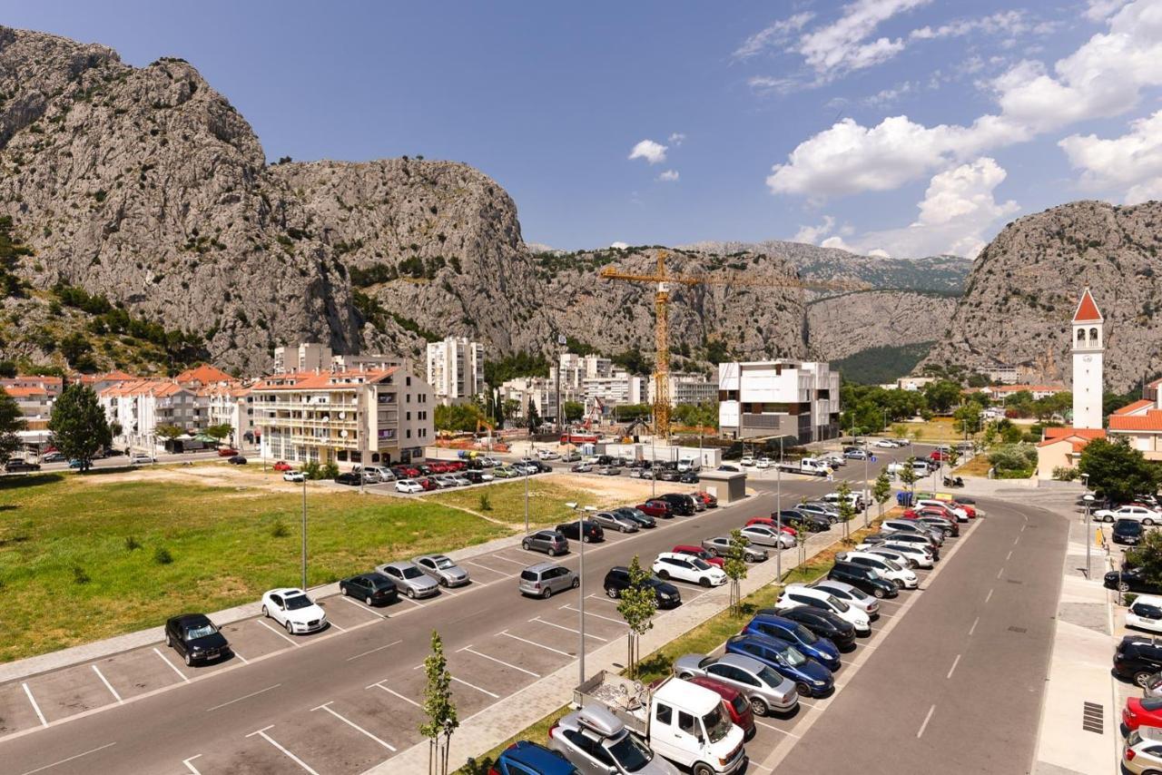 Green 'N Grey Omiš Exterior foto